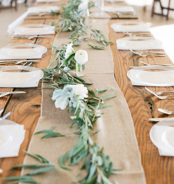 5 Tablescapes That Catch The Eye